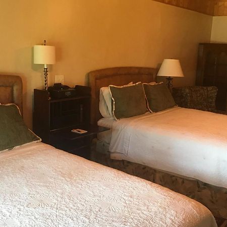 Отель Joshua Creek Ranch Берне Номер фото