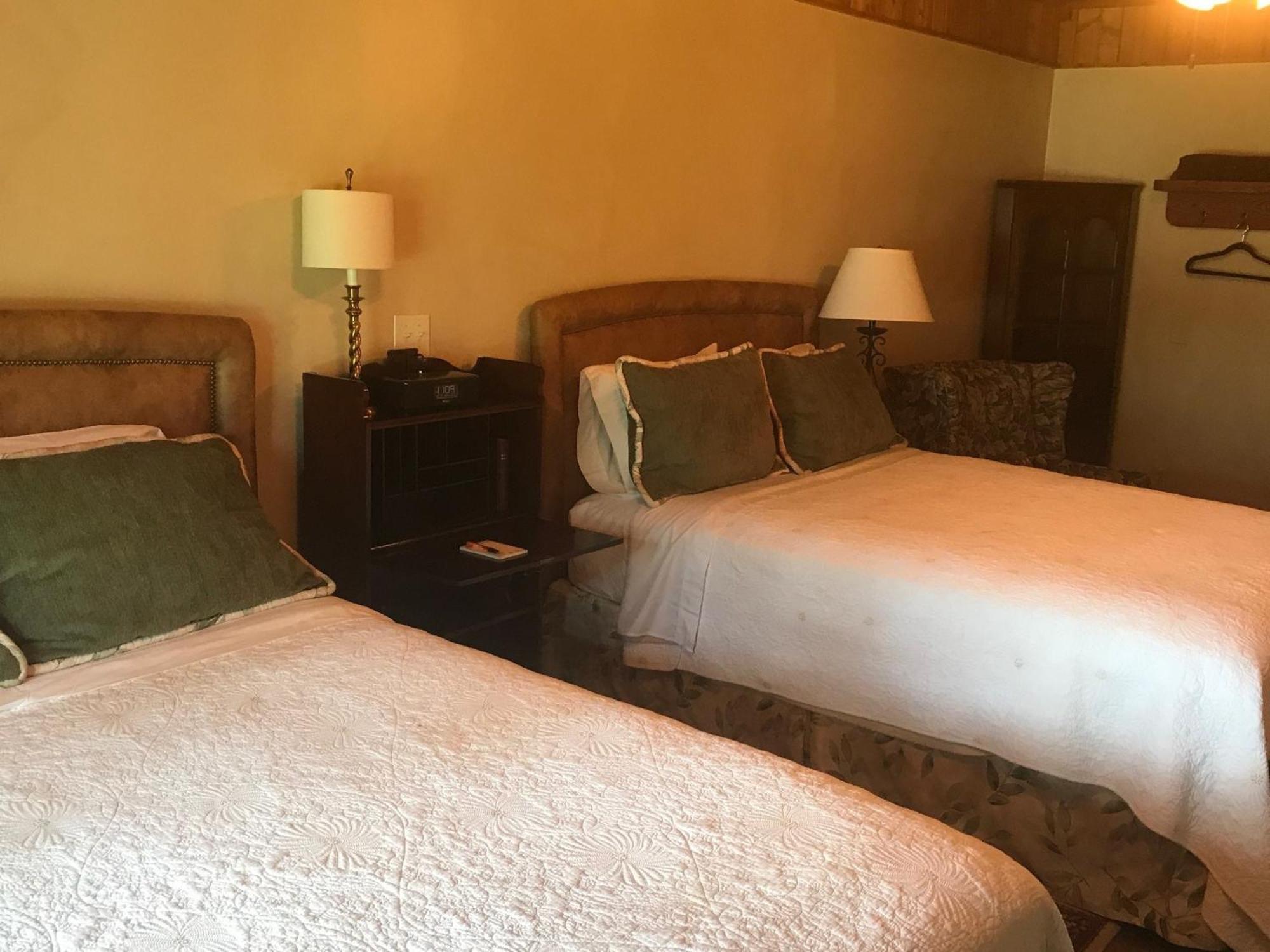 Отель Joshua Creek Ranch Берне Номер фото