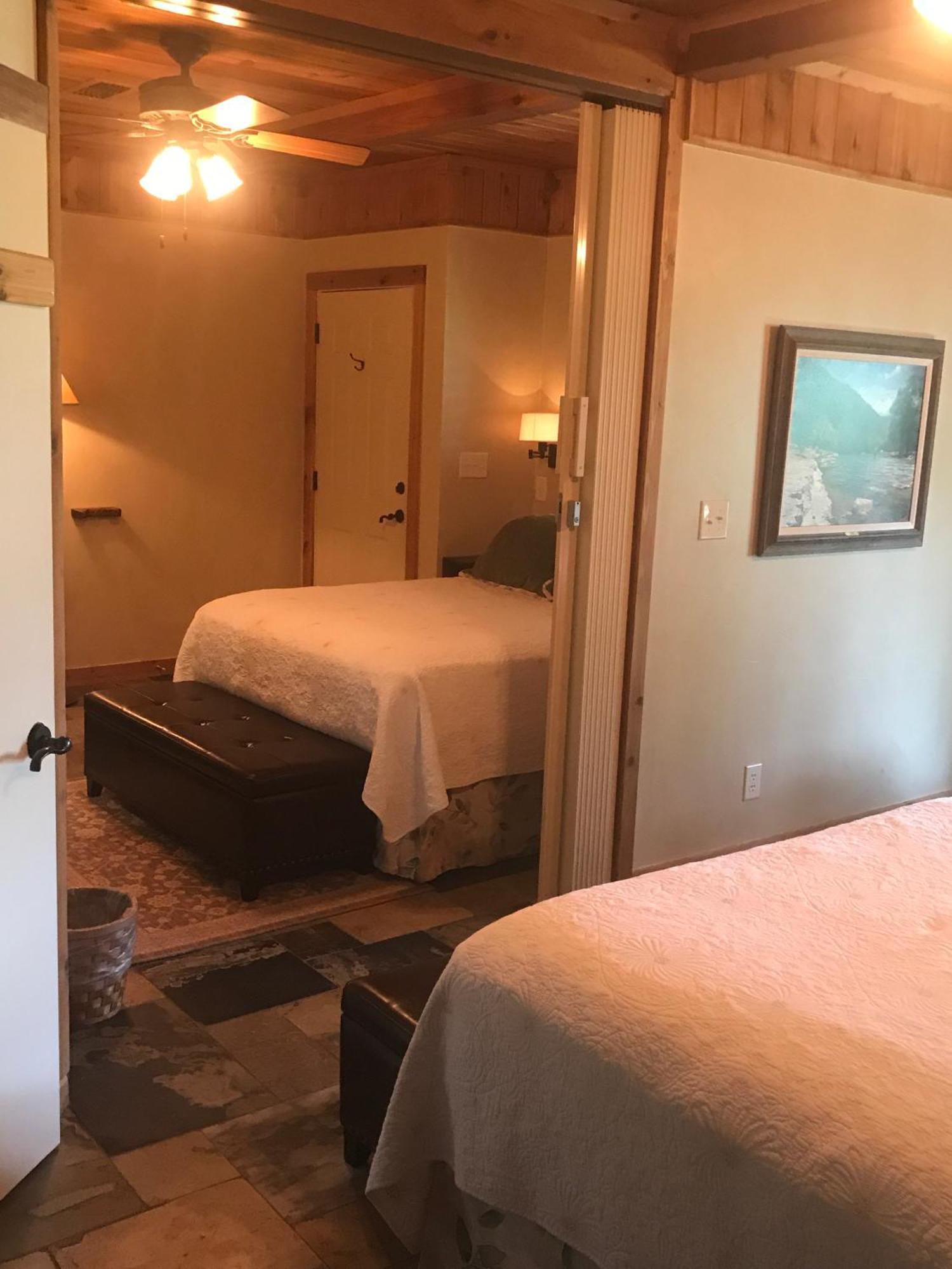 Отель Joshua Creek Ranch Берне Номер фото