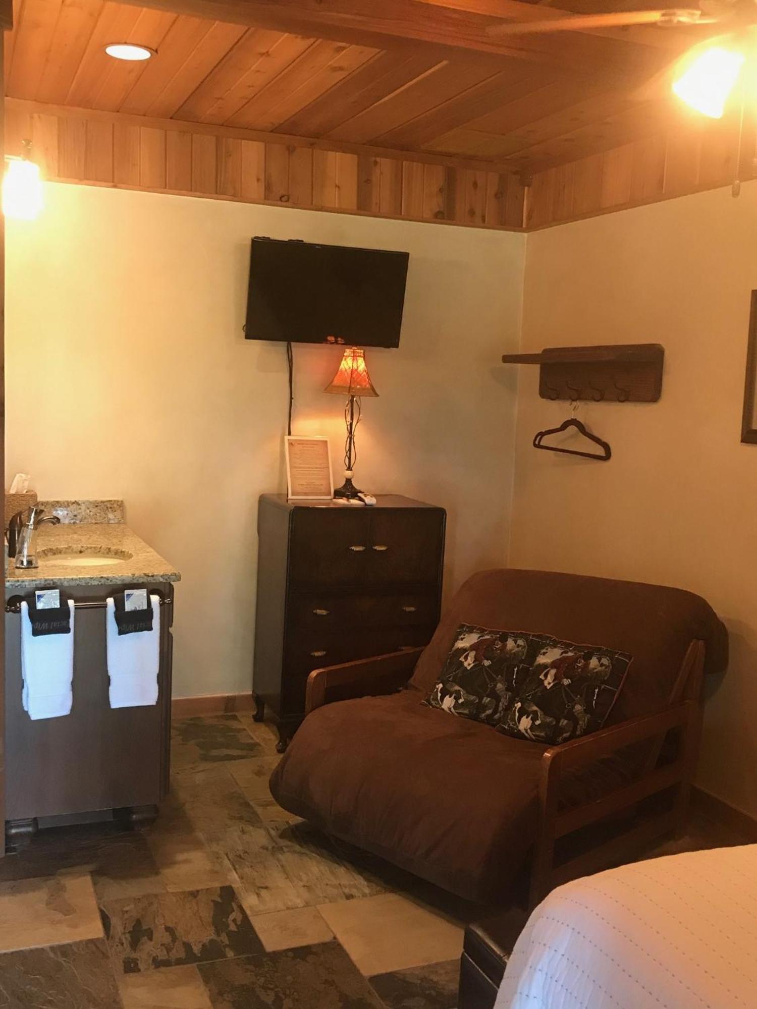 Отель Joshua Creek Ranch Берне Номер фото