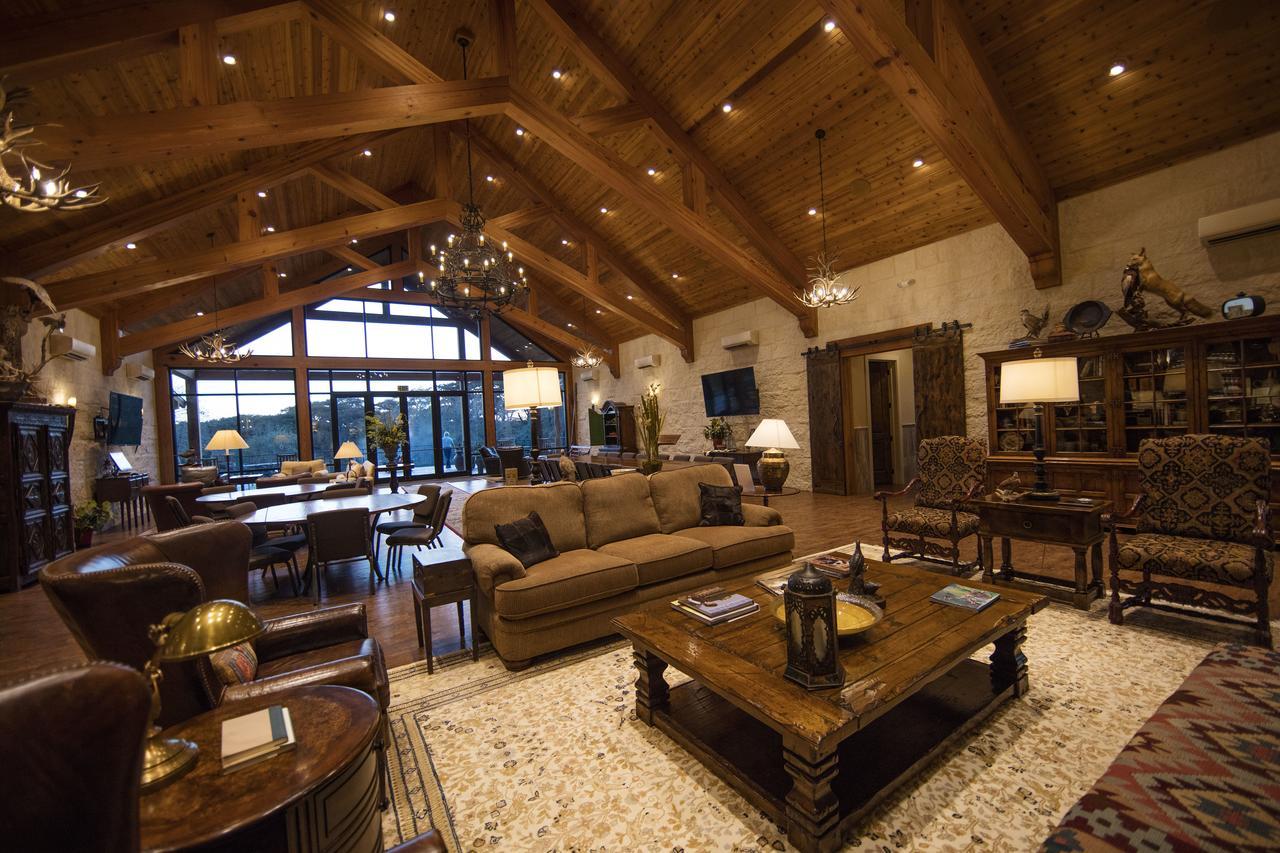 Отель Joshua Creek Ranch Берне Экстерьер фото