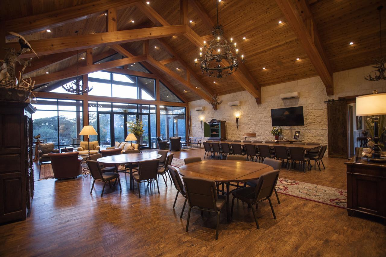 Отель Joshua Creek Ranch Берне Экстерьер фото