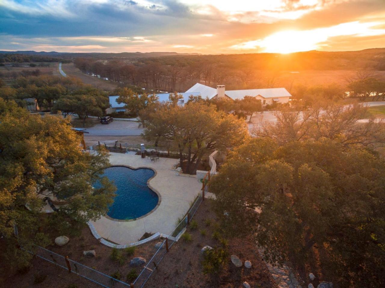 Отель Joshua Creek Ranch Берне Экстерьер фото