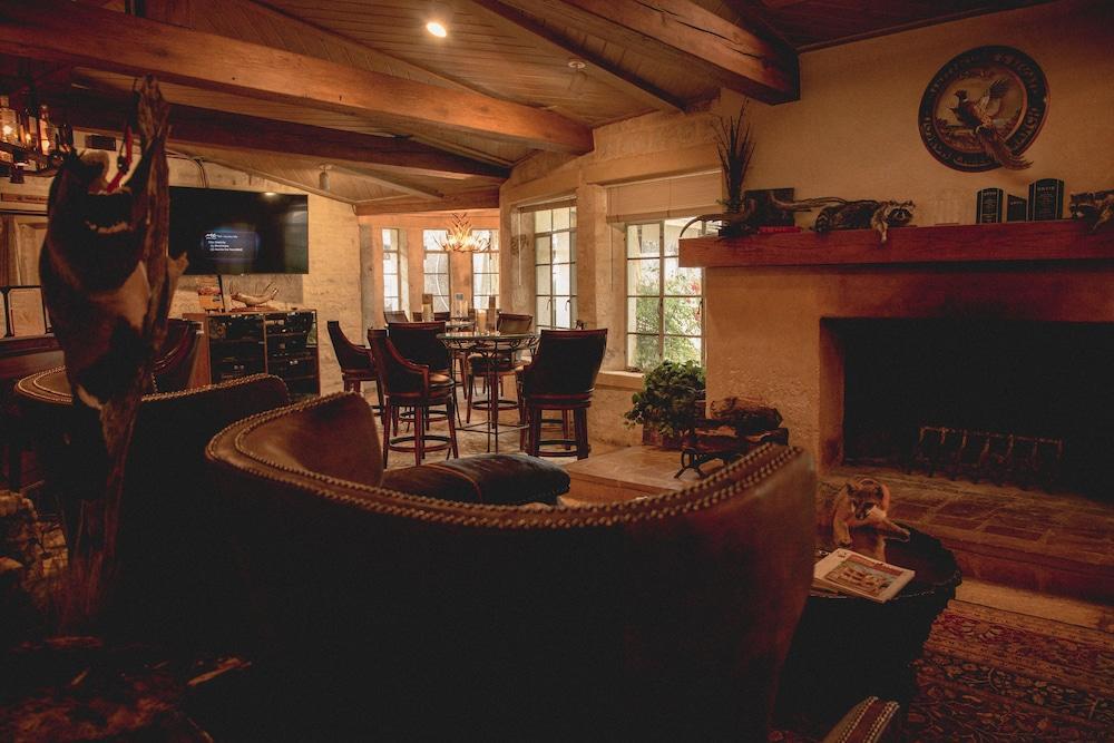 Отель Joshua Creek Ranch Берне Экстерьер фото