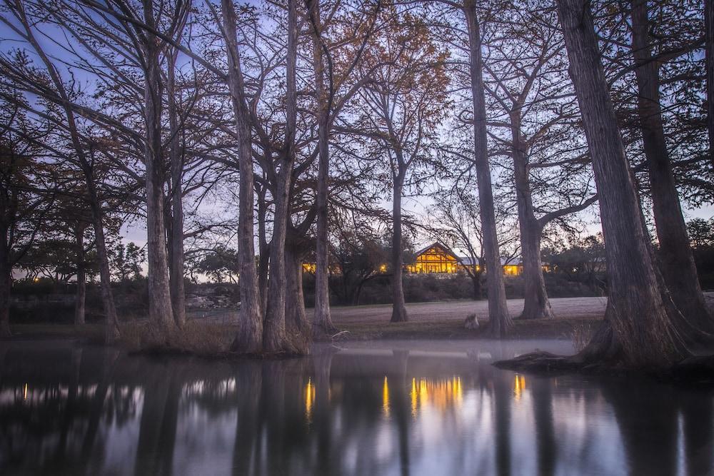 Отель Joshua Creek Ranch Берне Экстерьер фото