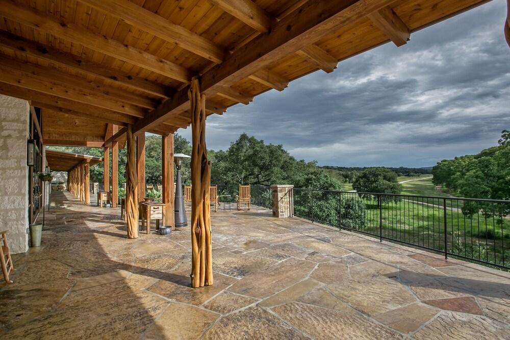 Отель Joshua Creek Ranch Берне Экстерьер фото